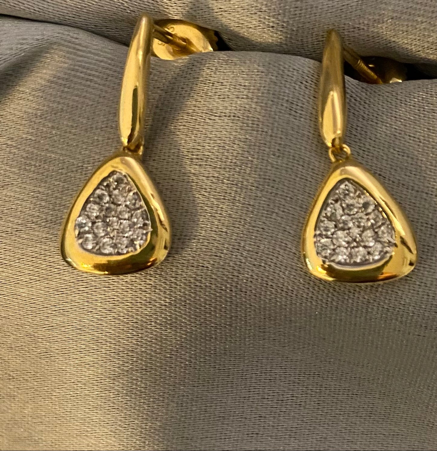 Charming triangle danglets