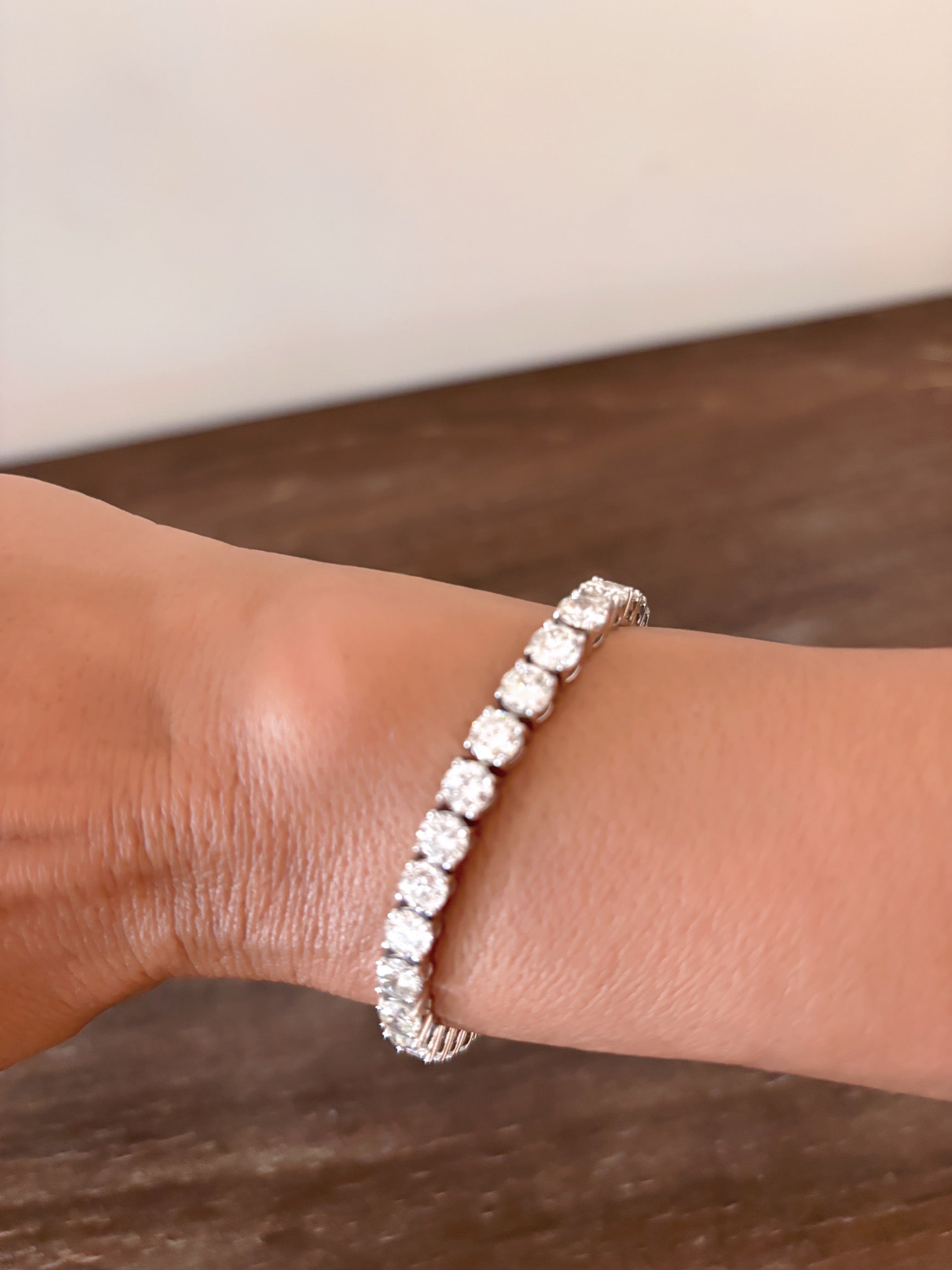 Four Prong Tennis Bracelet in 25 Pointers